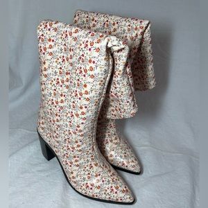 Size 5 Schultz Floral Boots